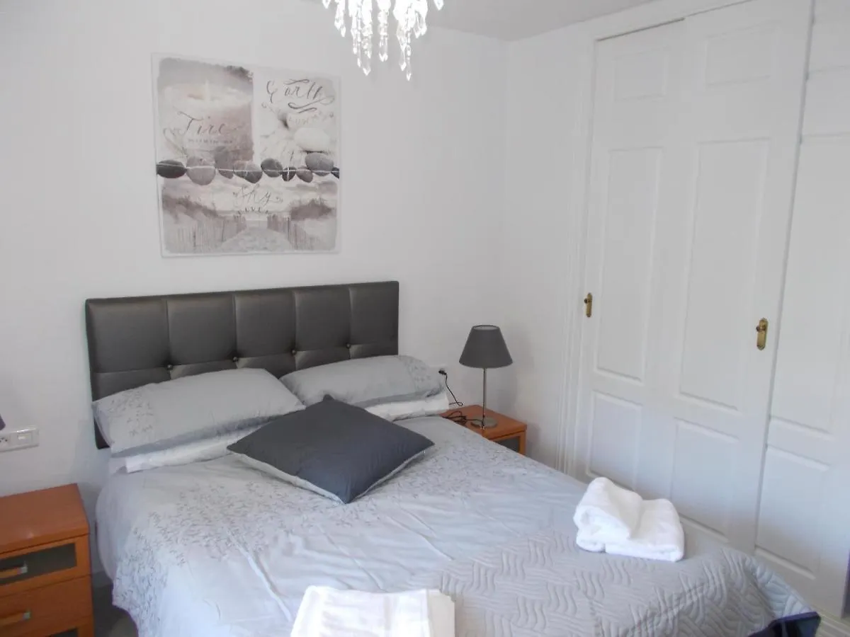 Holiday home Timon Ii, Luxury 3 Bedroom Beachside Apartment Benalmadena