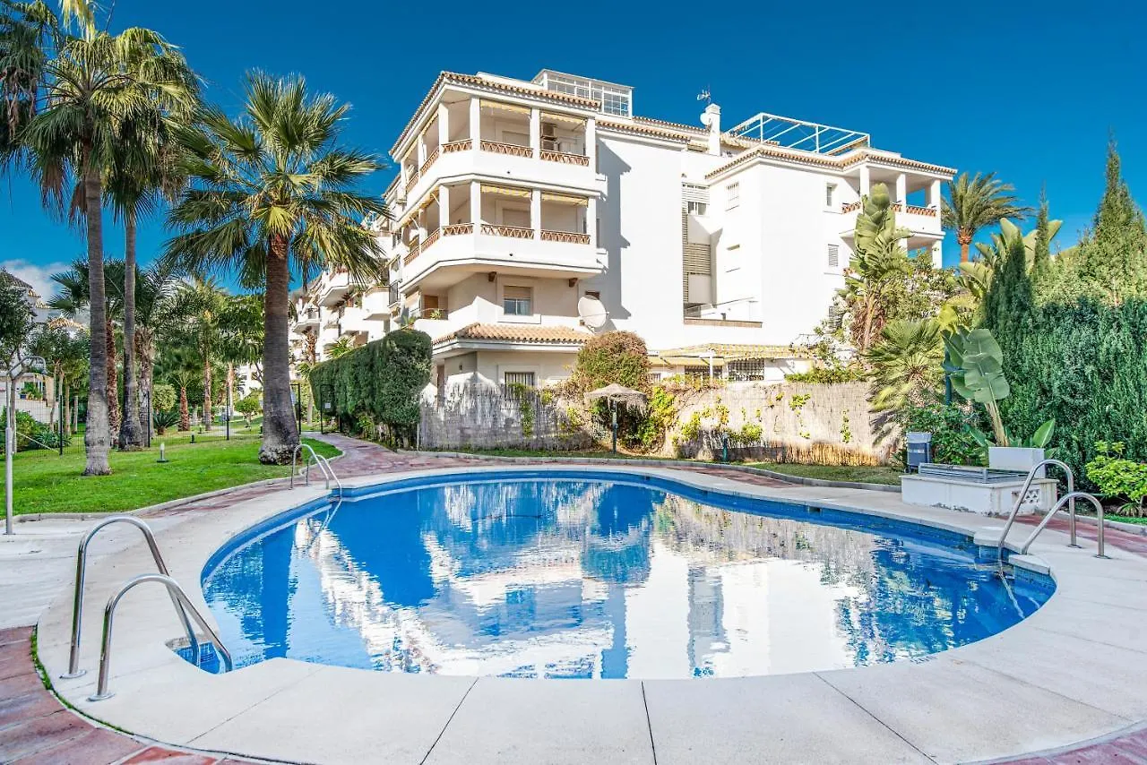 Timon Ii, Luxury 3 Bedroom Beachside Apartment Benalmádena