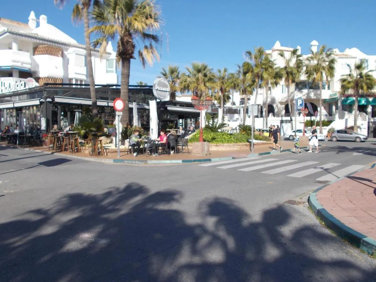 Timon Ii, Luxury 3 Bedroom Beachside Apartment Benalmadena